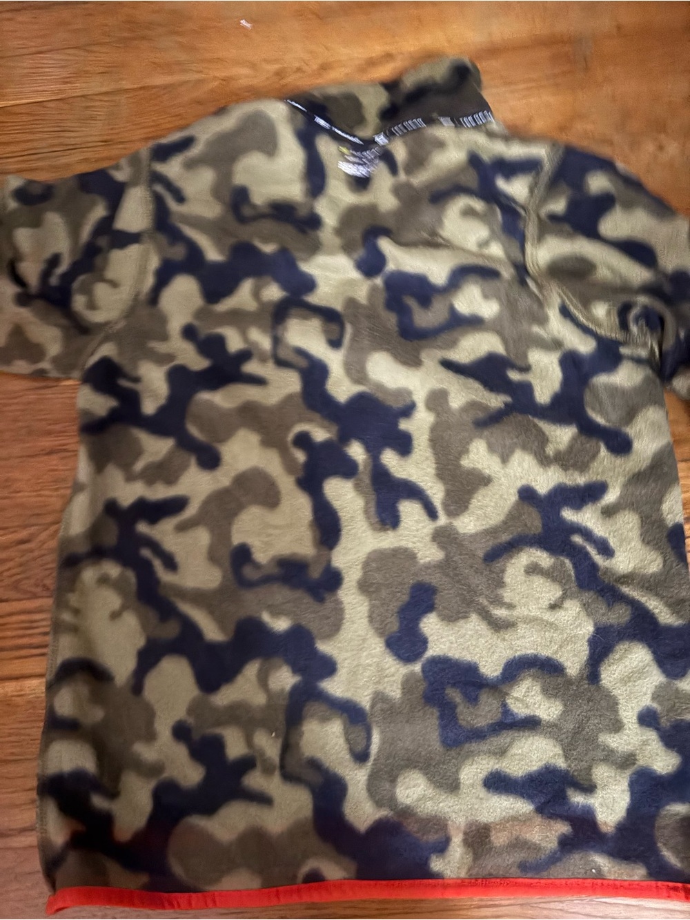 Boys camo sweatshirt 18/20
